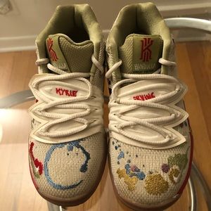 Kyrie Irving boys gym shoe!